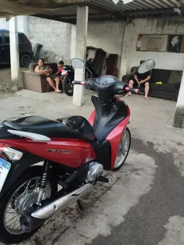 Honda Bis muito zera .