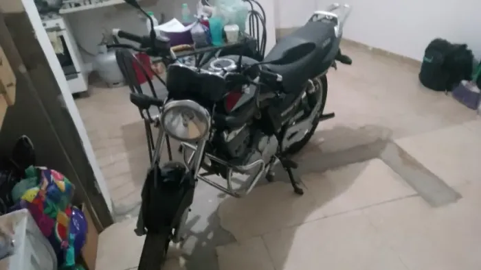 Suzuki Gsr 125 ano: 2014/2015 chama no zap *
