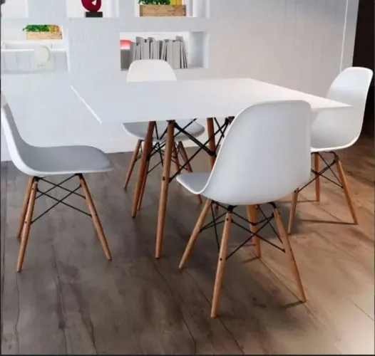 Mesa e jantar com 4 cadeiras