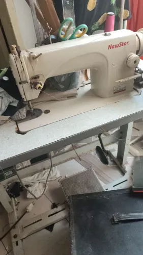 Máquina de costura industrial