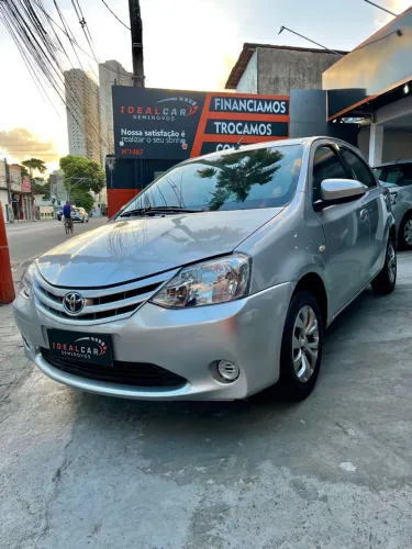 Toyota Etios XS 1.5 Flex 16V 5P Mec. 2014
