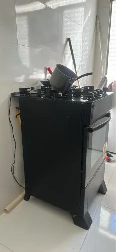 Fogão novo mais panelas