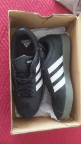 Vendo Tênis Adidas original usado apenas uma vez 