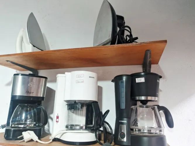 4 CAFETEIRAS