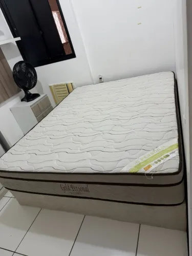 Cama Box Queen Size Orthobom Gold Personal em excelente estado