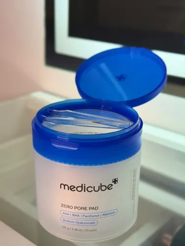 Medicube zero pore pads