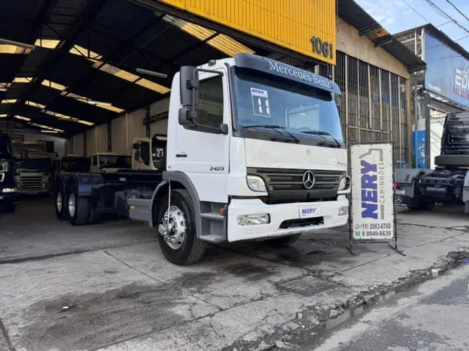M.Benz Atego 2425 6x2 Ano 2011 Unico Dono 280 mil km Roll on Roll off