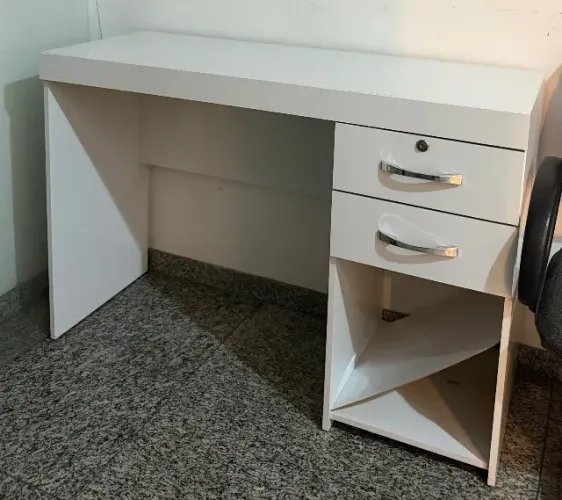 Mesa de escritório ou escrivaninha