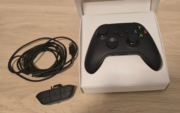 Controle Xbox + Adaptador de headset + cabo