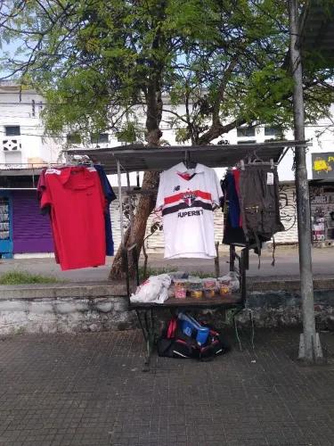 Tudo que se expõe, lá Vende...