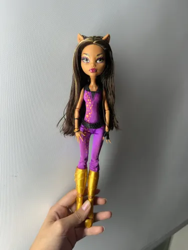 Clawdeen Wolf da linha Monster High, pertencente à coleção Music Festival
