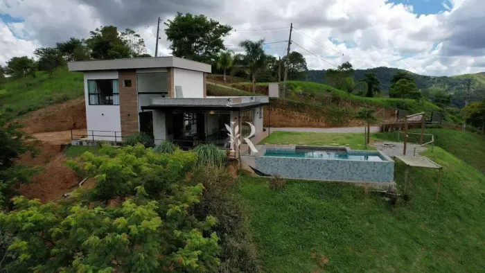 Casa com 3 dormitórios à venda, 291 m² por R$ 1.690.000,00 - Secretário - Petrópolis/RJ