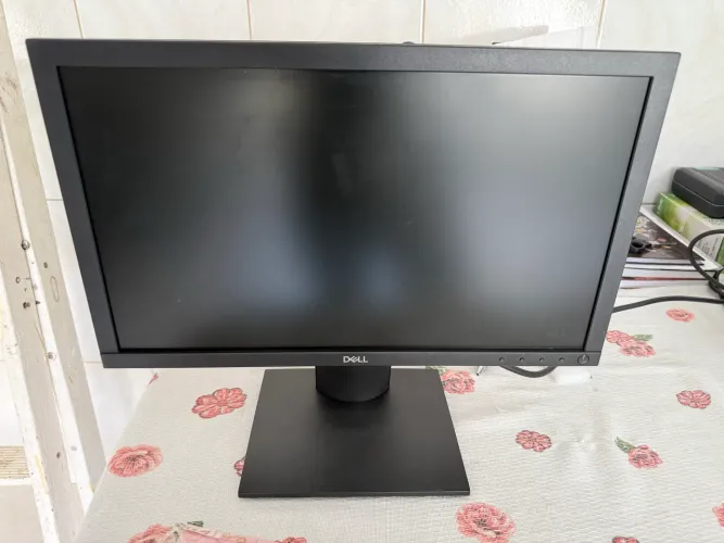 Monitor Dell 18