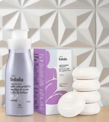 Kit todo dia natura (1 Hidratante 400 ml +Cx  Sabonetes c/ 5 unid.) De 113,90 Por 74,90 cd