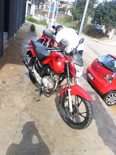 vendo troco por carro moto tem 306 dok tem detalhes rodas essas coisas 