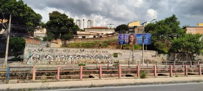 Lote / Terreno com 1 quarto à venda em Belo Horizonte