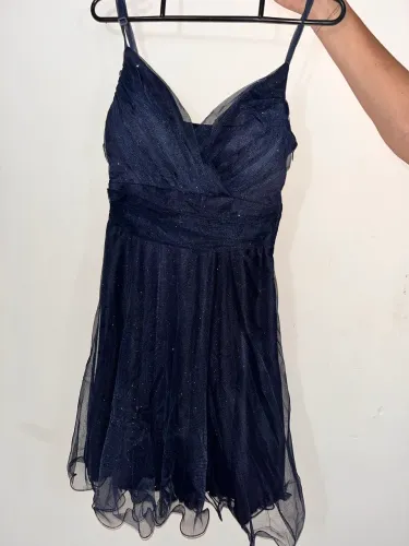 Vestido de festa/formatura azul com glitter, alças finas, curto, tamanho P.