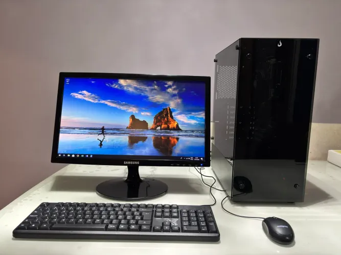 PC completo I3, 6GB, SSD 256, dico rígido 1T