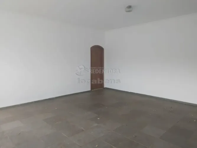 Boa Vista / Vila Diva - Casa comercial com 4 dorms, sendo 1 suite, 3 salas para 4 ambs, 1
