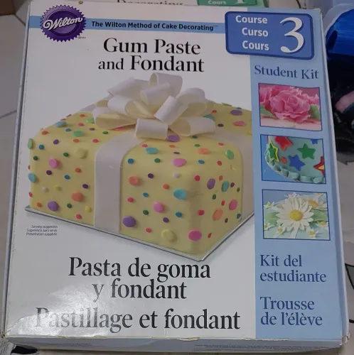 Curso de Decoração de Bolo Wilton
