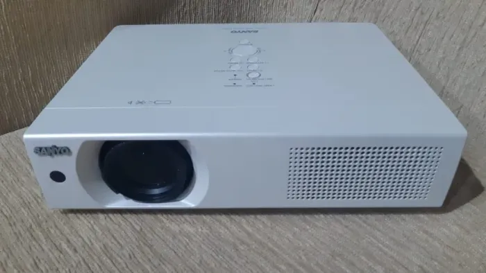 Projetor Sanyo PLC-XU106 - Funcionando em perfeito estado