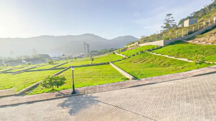 Lote 300m² no Vale das Pedras | Condomínio em Itapema