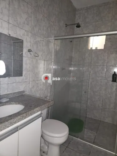 Casa em condomínio na Lagoa Redonda.