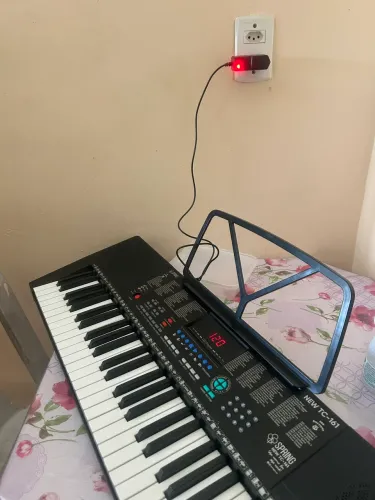 TECLADO MUSICAL SPRING 61 TECLAS NOVO