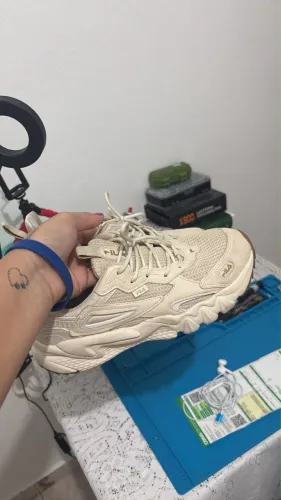 VENDO SAPATOS FEMININOS SEMI NOVOS