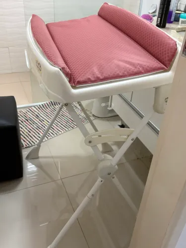 Suporte com trocador para banheira de bebê