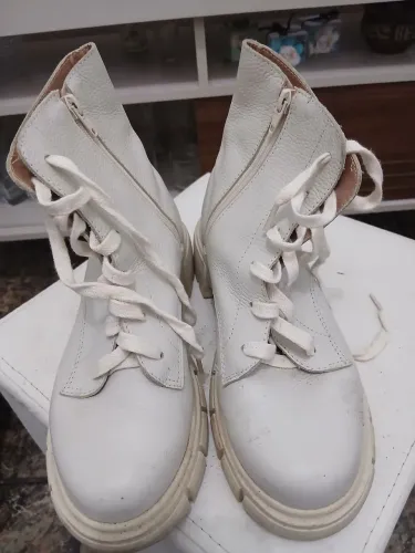 BOTA COTURNO COURO BEGE