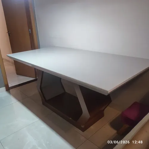 Mesa de 6 lugares com tampo de sobrepor de vidro em excelente estado