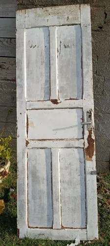 Porta de madeira maciça 70x2,10