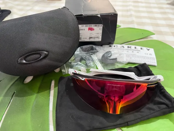 óculos oakley qntm kato branco lente prizm rosa