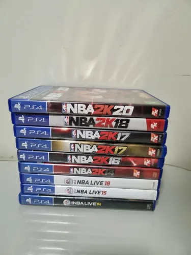 Jogos de basquete para PS4 NBA 2K e NBA LIVE R$75 00 cada