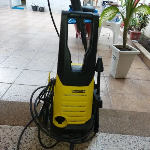Lavadora Karcher de altíssima pressão bem novinha