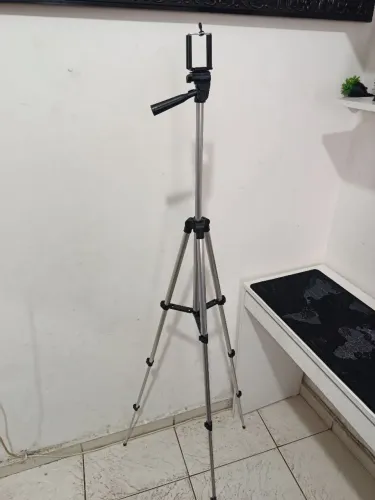 Tripé 1.50mt com suporte para celular e nível/ MEGA PROMOÇÃO