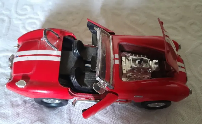 Miniatura Carro Shelby Cobra esc. 1/34