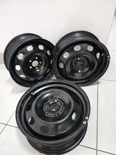 Vendo 3 rodas de ferro e 4 calotas originais para T- Cross
