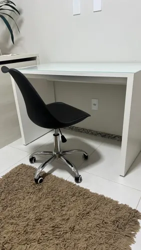 Conjunto mesa e cadeira escritório/estudos