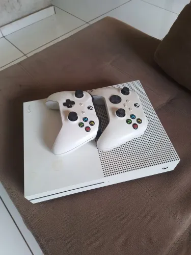 XBOX ONE S 1TB