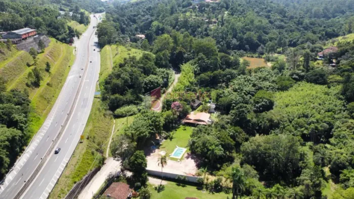 CHÁCARA À VENDA NA MARGINAL DA RODOVIA CONSTÂNCIO CINTRA EM JUNDIAÍ/SP