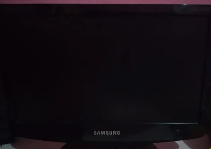 monitor Sansung Sync Master 632 NW 20 polegadas R$ 100,00
