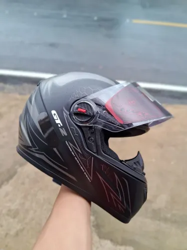 Capacete fw3 gt2 com narigueira bom barato e confortável.