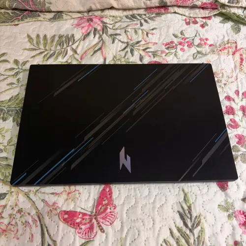 Acer Nitro V15 RTX 4050 1,5 TB de SSD NVMe 8 GB de RAM DDR5 Usado