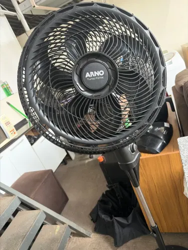 Ventilador arno de pé 