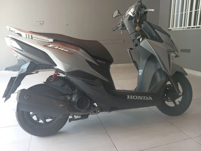 Vendo linda elite em  excelente estado 