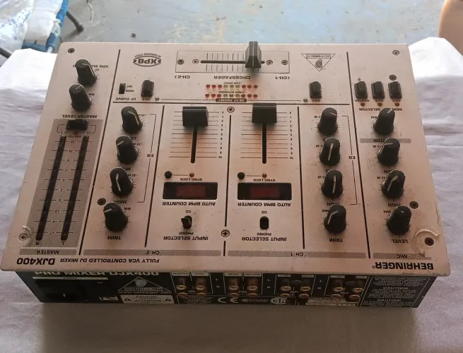Behringer PRO MIXER DJX400