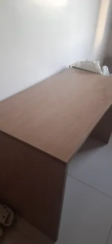 Mesa de escritório grande