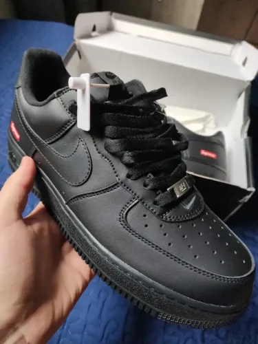 Nike Air Force 1 Low x Supreme Black - NOVO, nunca usado